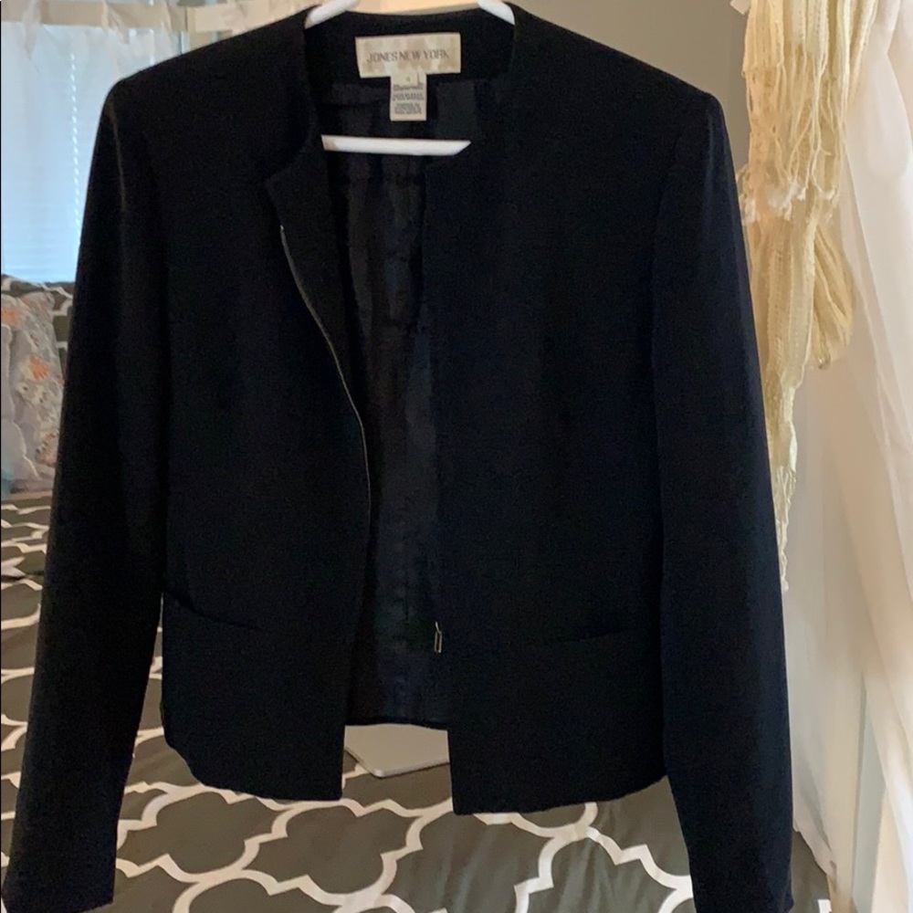 Casual/formal blazer.